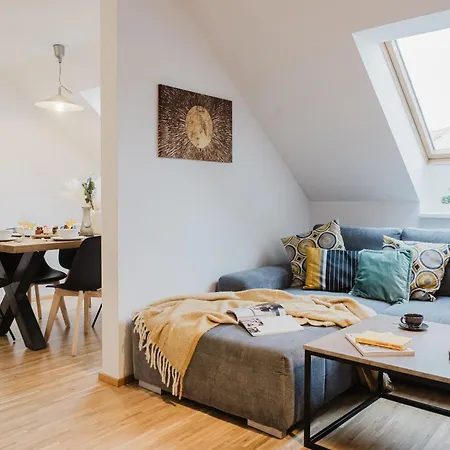 Lejlighed Days - Attic Loft - Work Space - Private Parking