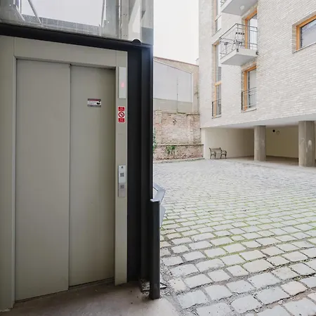 Days - Attic Loft - Work Space - Private Parking