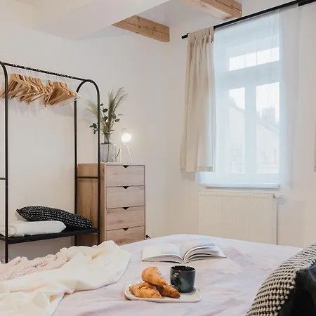 Days - W Authentic Czech Interior In Prague's Vibrant Neighborhood