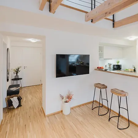Days - W Authentic Czech Interior In Prague's Vibrant Neighborhood *