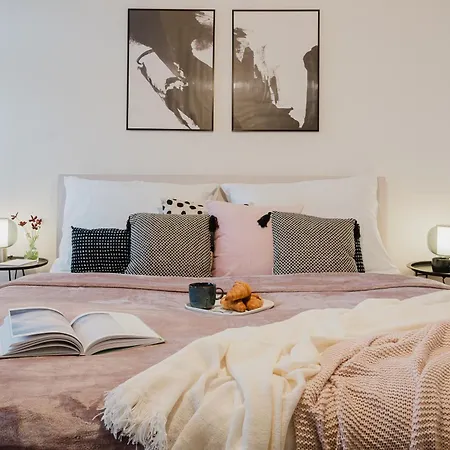 Apartmán Days - W Authentic Czech Interior In Prague's Vibrant Neighborhood Praha