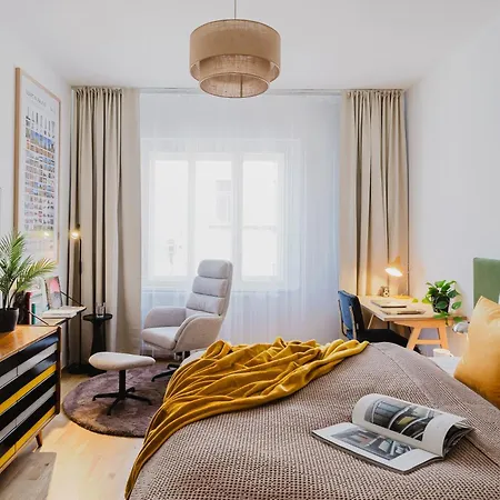 Days - W Authentic Czech Interior In Prague's Vibrant Neighborhood *