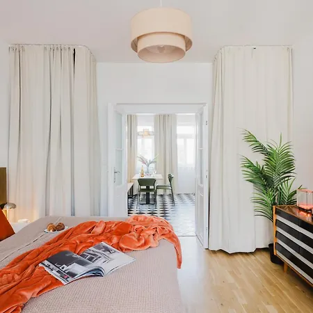 Apartmán Days - W Authentic Czech Interior In Prague's Vibrant Neighborhood *