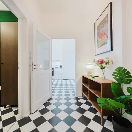 Days - W Authentic Czech Interior In Prague's Vibrant Neighborhood Praha