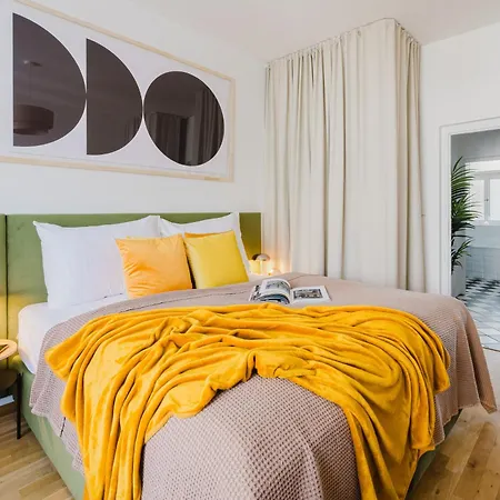Days - W Authentic Czech Interior In Prague's Vibrant Neighborhood Apartmán *