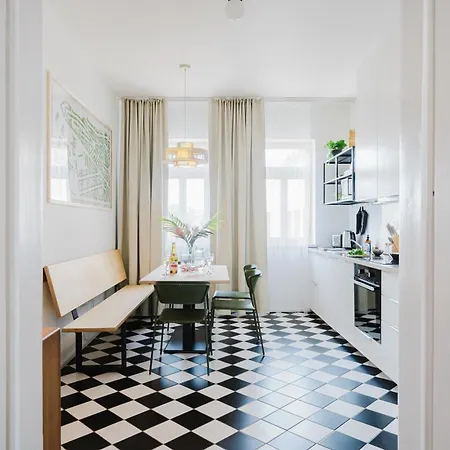Days - W Authentic Czech Interior In Prague's Vibrant Neighborhood Apartmán Praha