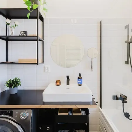 Days - W Authentic Czech Interior In Prague's Vibrant Neighborhood Apartmán *