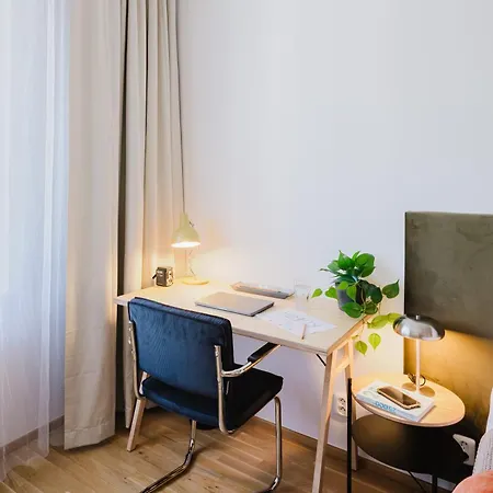 Days - W Authentic Czech Interior In Prague's Vibrant Neighborhood