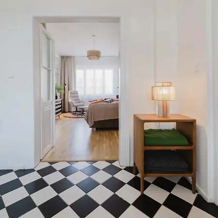 Days - W Authentic Czech Interior In Prague's Vibrant Neighborhood *